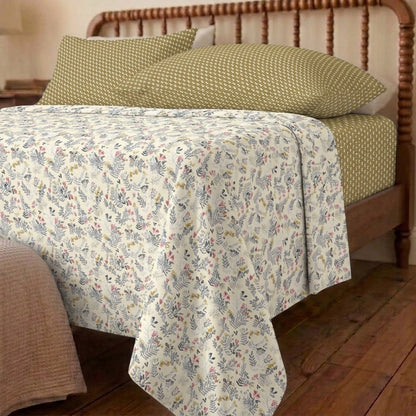 Cedar Print Cotton Bedsheet & Comforter Set