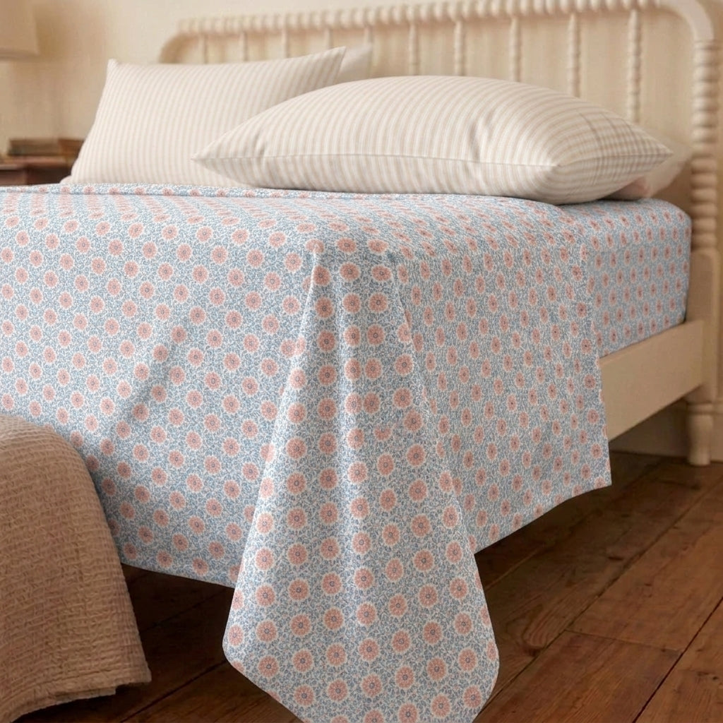Meadow Sprig Cotton Bedsheet & Comforter Set